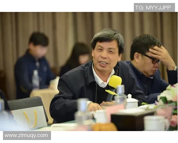 钟诚：在新时代背景下探讨青年成长与社会责任的双重挑战与机遇