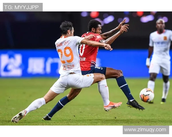 上海与武汉卓尔的激烈对决展现足球魅力与城市精神的巅峰对抗 上海与武汉卓尔的激烈对决展现足球魅力与城市精神的巅峰对抗