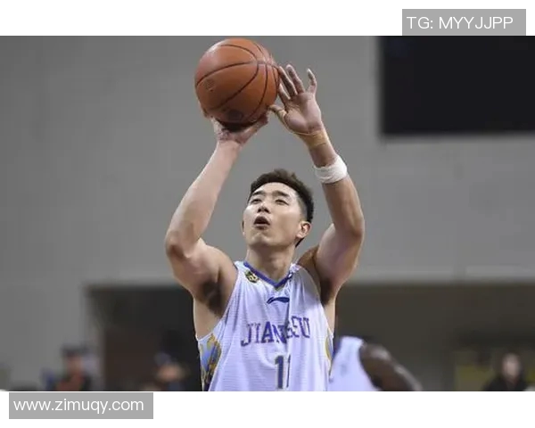 江苏肯帝亚迎战新疆篮球队全力争胜展现实力与团队合作精神