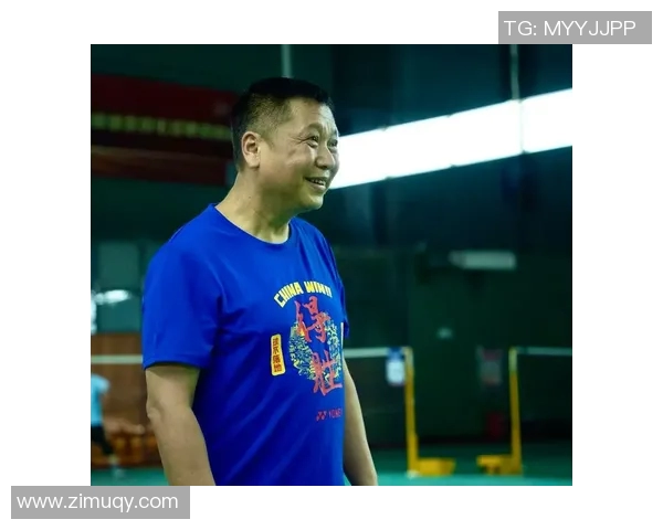 羽毛球的魅力：深入武汉羽毛球队的团队协作与精神探讨